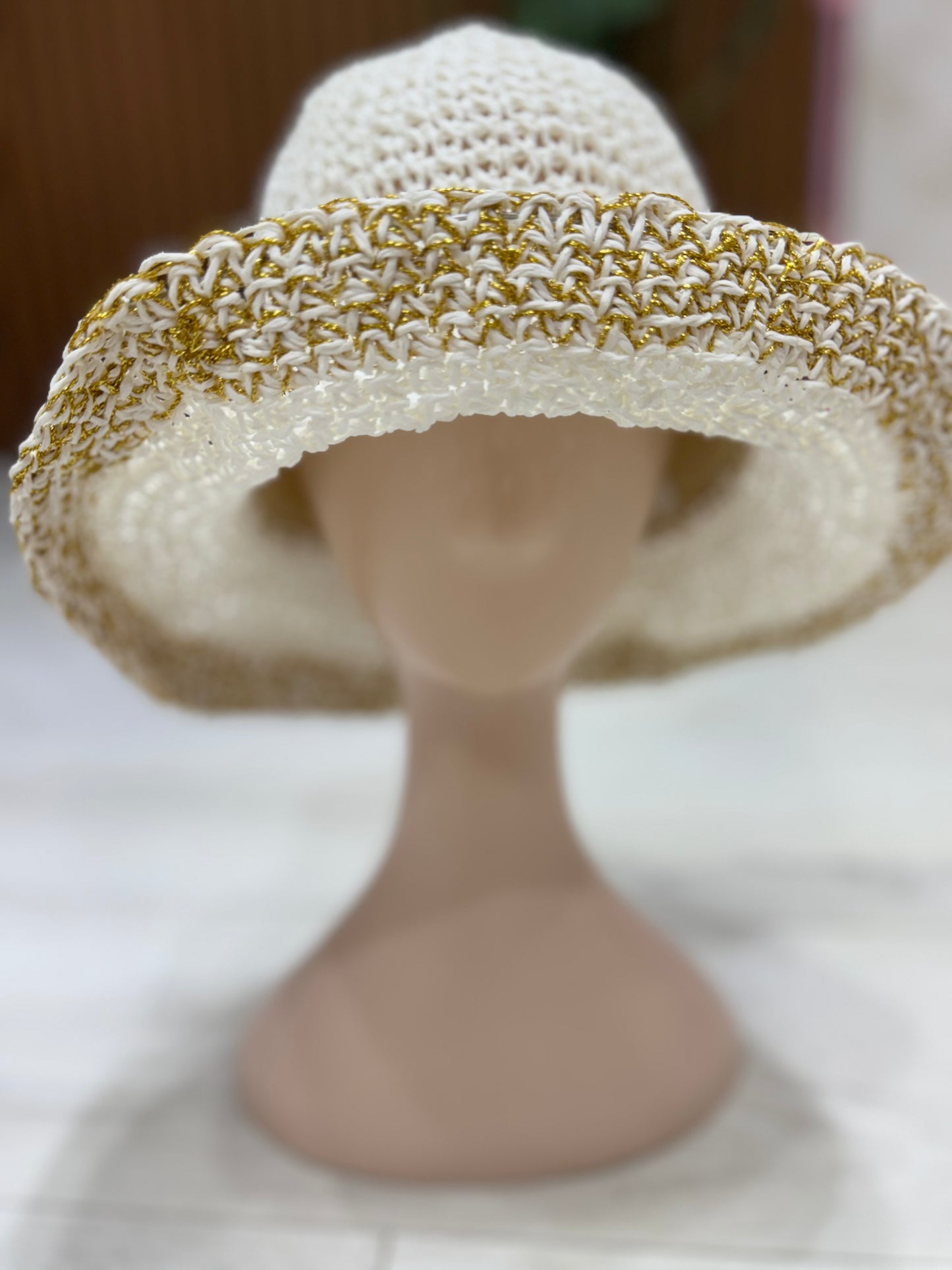 Juli Hat