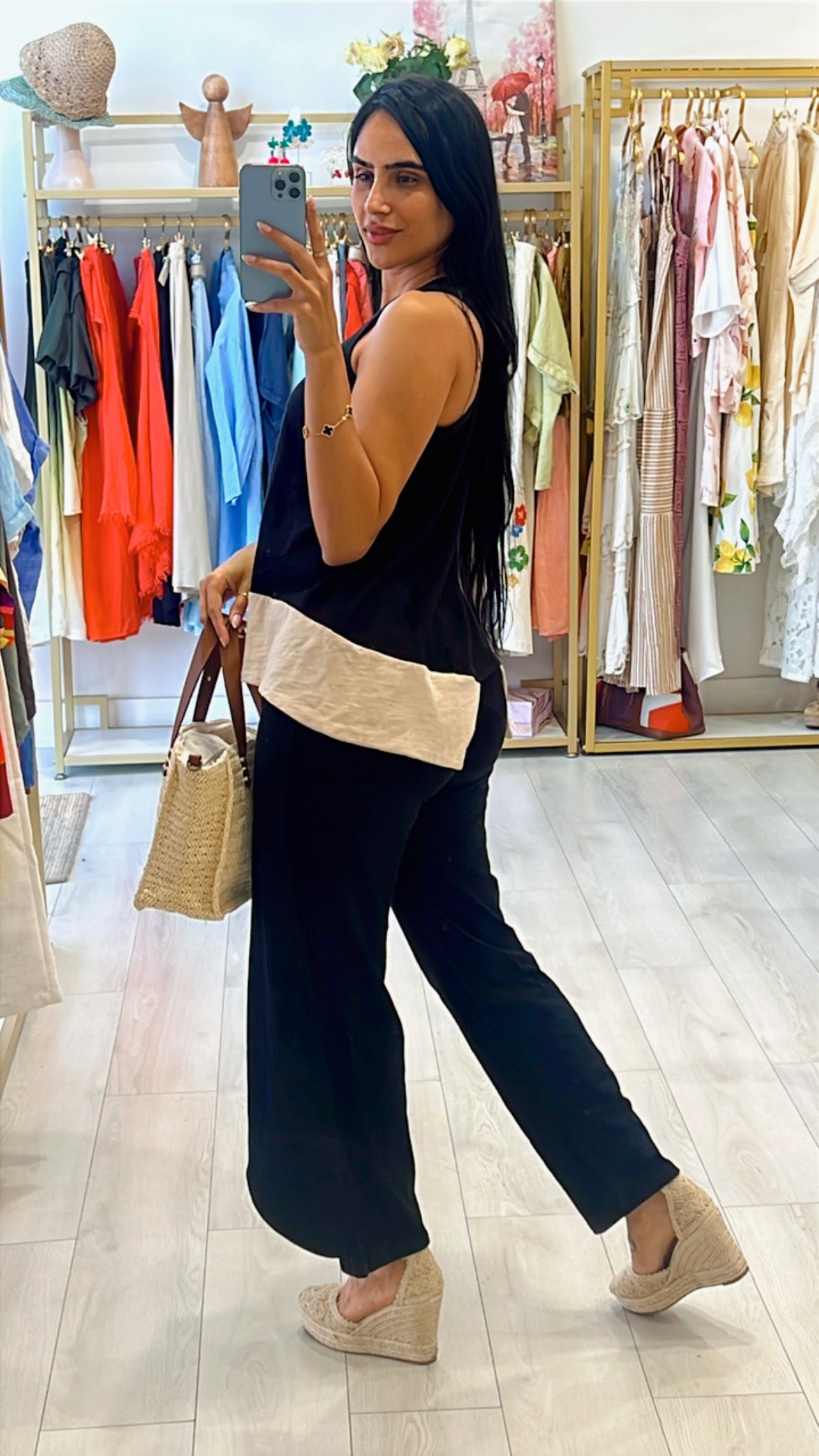 Dina Atena Pant