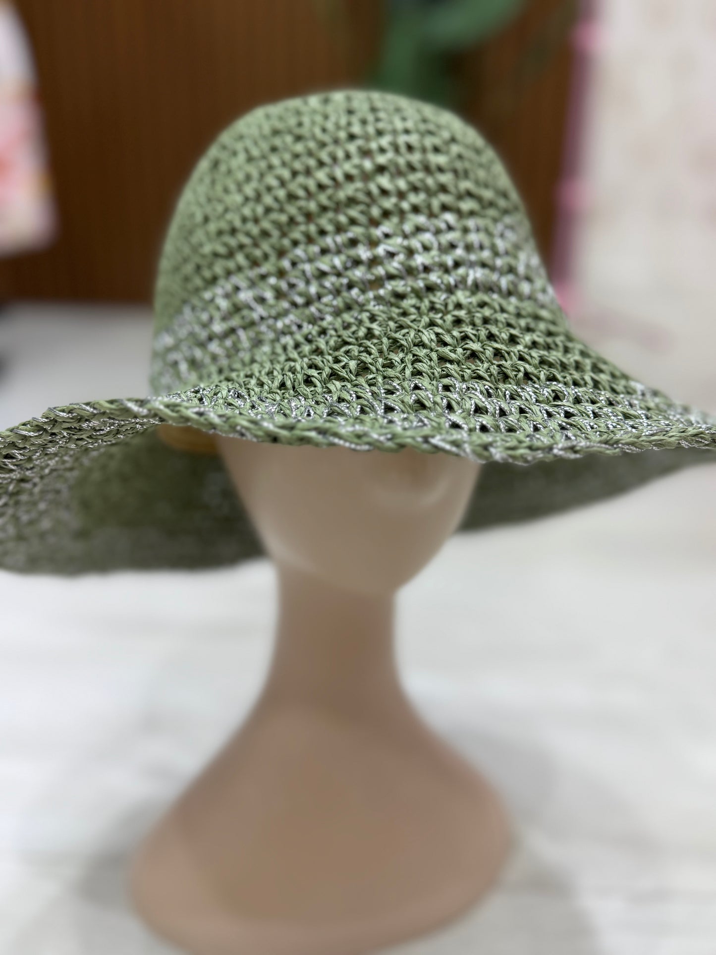 Juli Hat