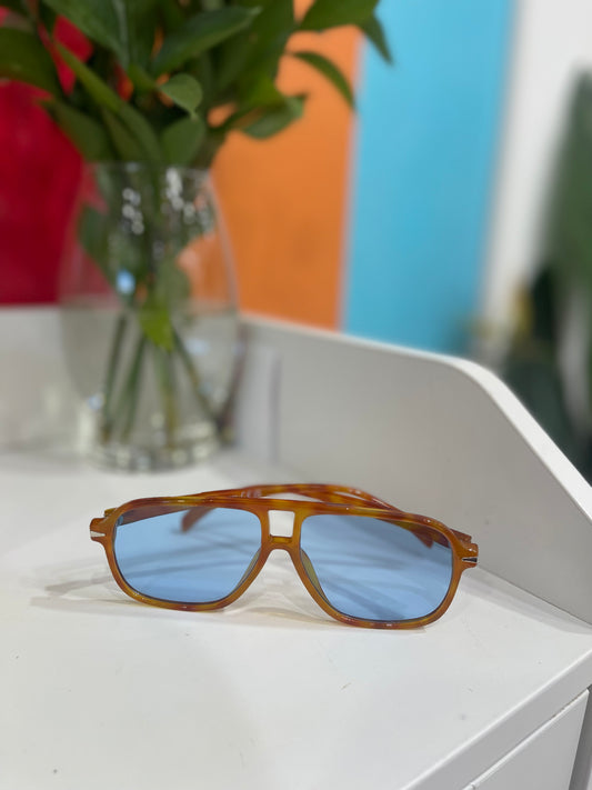 Mau Glases